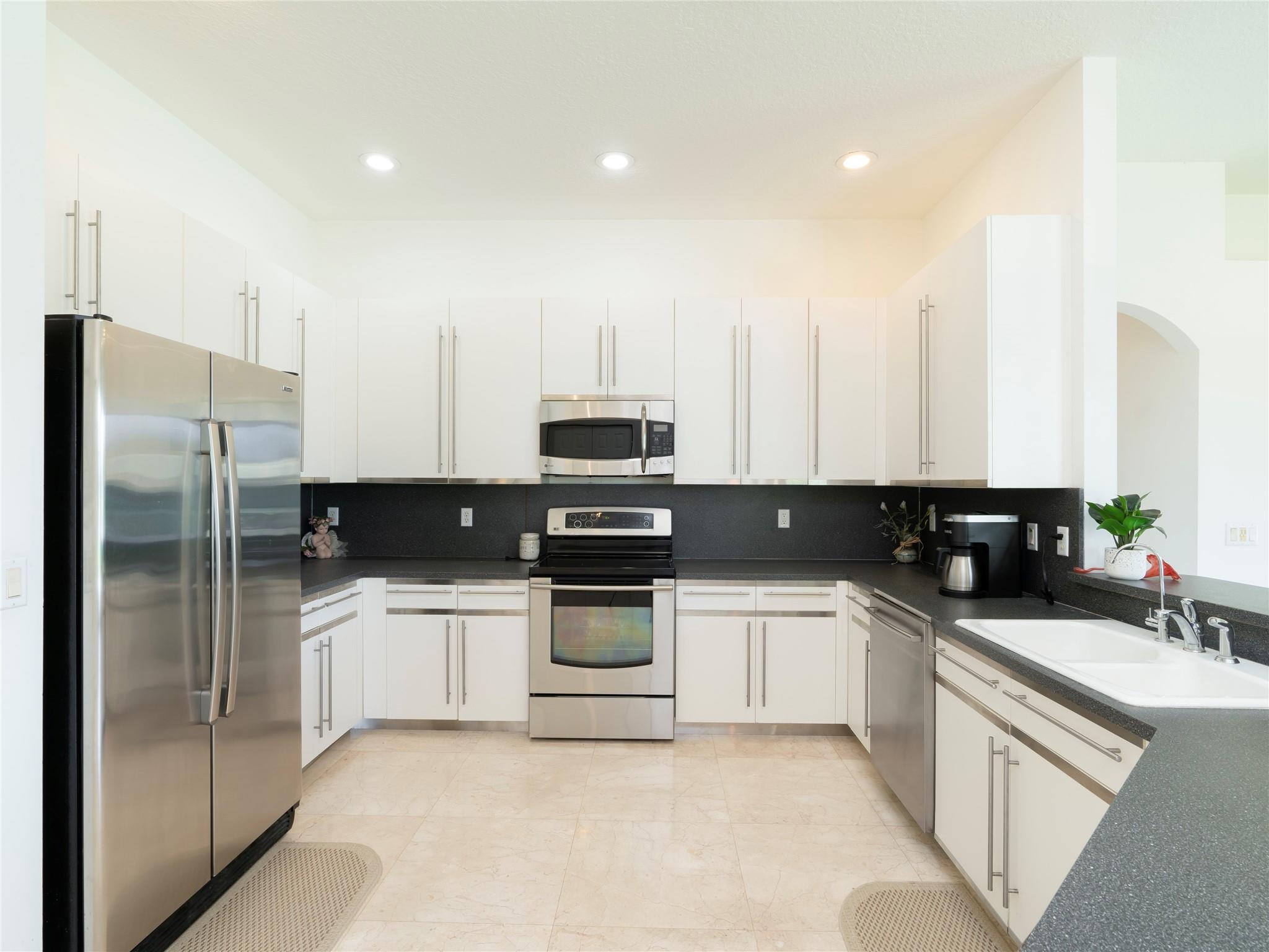 Photo 12 of home located at 16203 S Segovia Cir, Fort Lauderdale FL