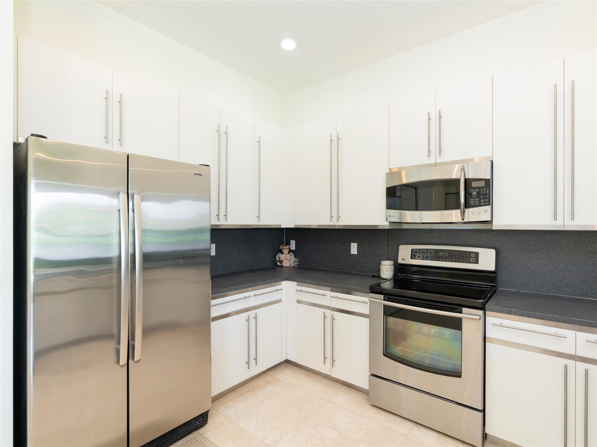 Photo 13 of home located at 16203 S Segovia Cir, Fort Lauderdale FL
