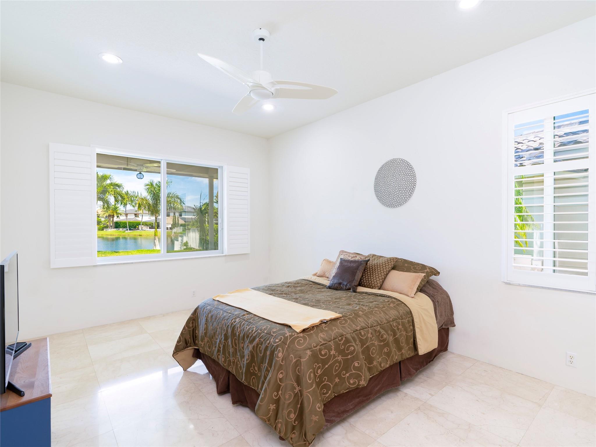 Photo 17 of home located at 16203 S Segovia Cir, Fort Lauderdale FL