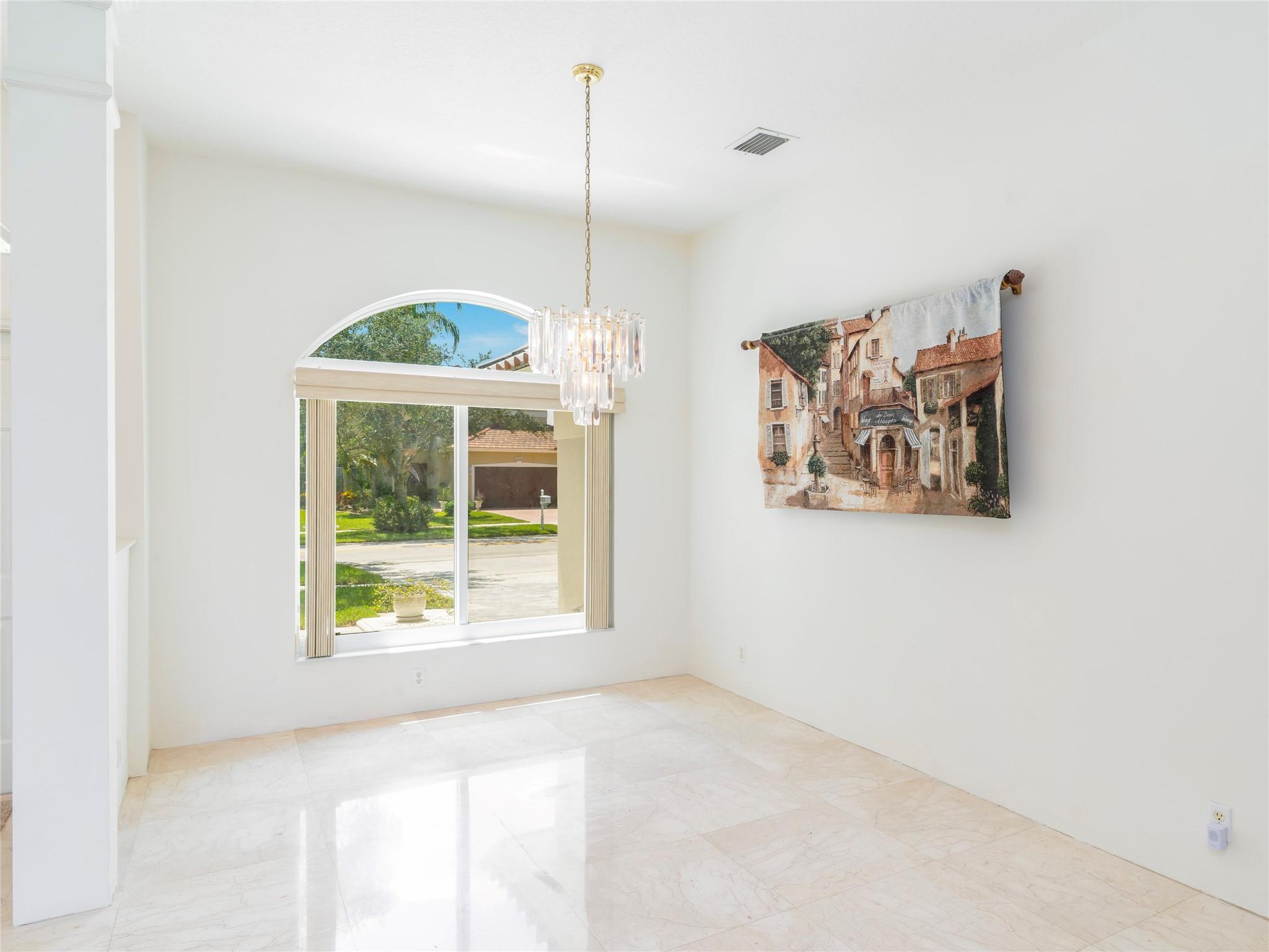 Photo 6 of home located at 16203 S Segovia Cir, Fort Lauderdale FL