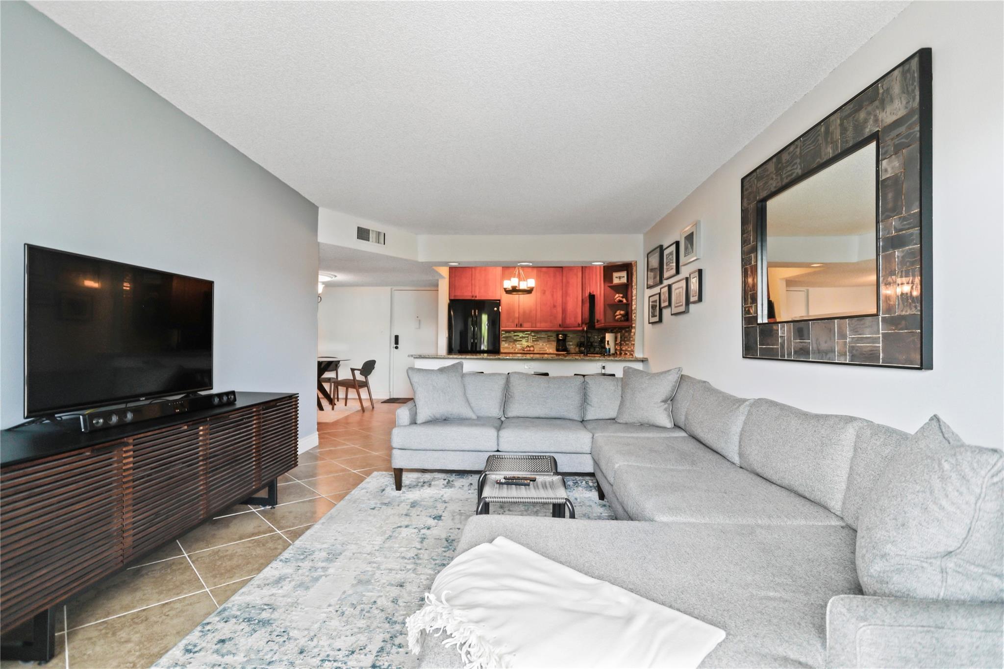 Photo 21 of home located at 3004 NE 5th Ter 310-C, Wilton Manors FL