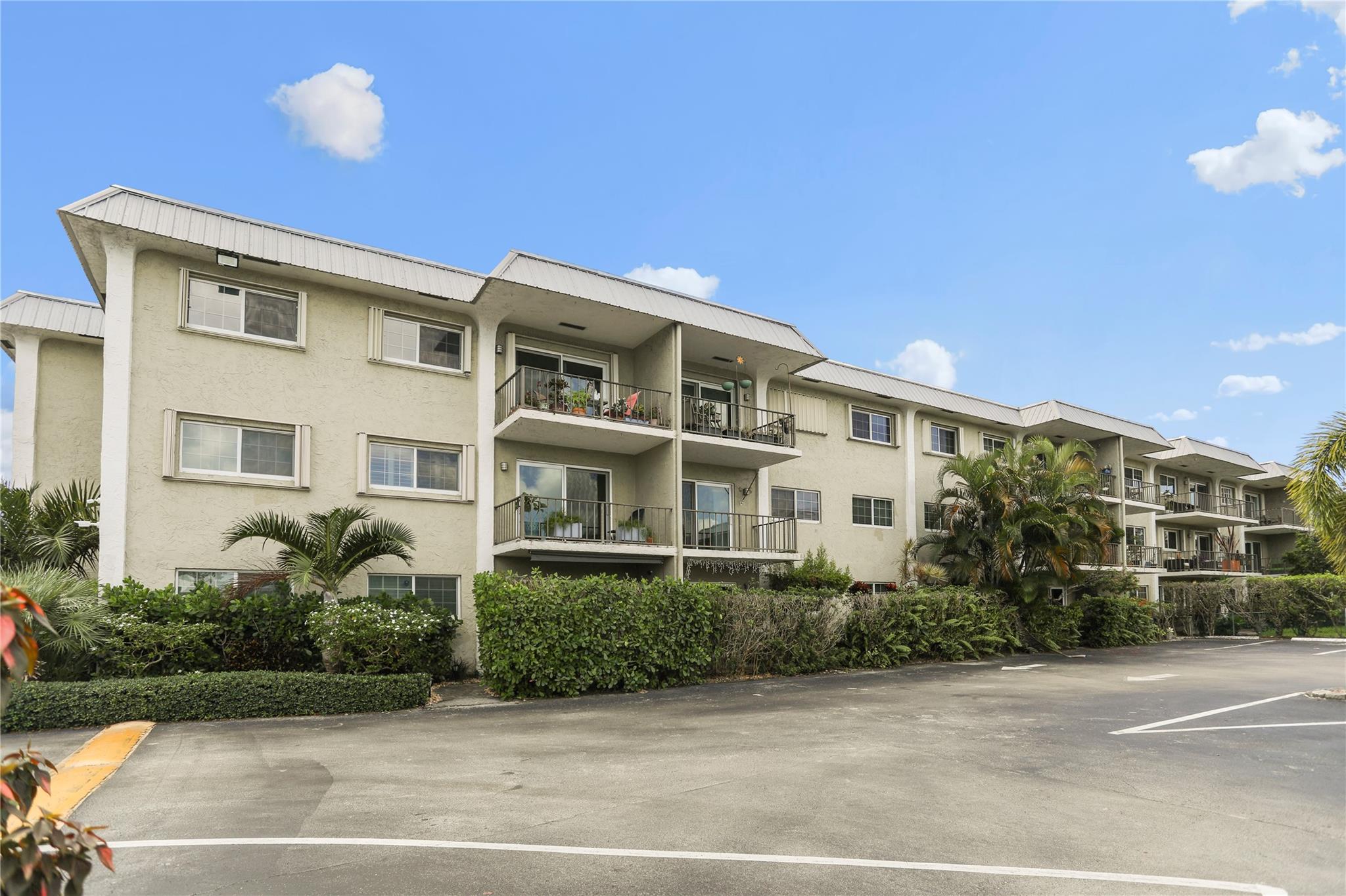 Photo 50 of home located at 3004 NE 5th Ter 310-C, Wilton Manors FL