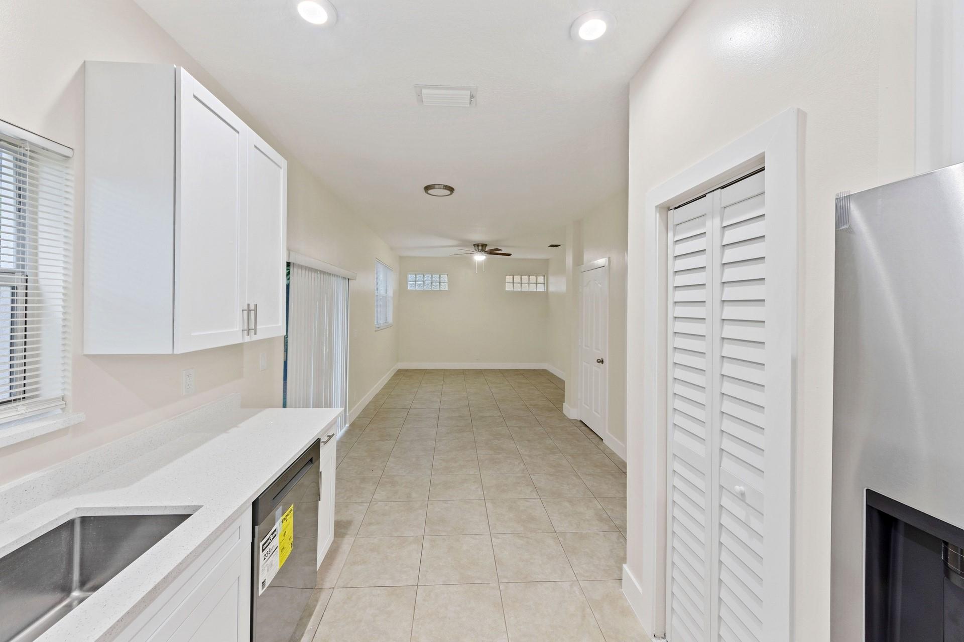 Photo 4 of home located at 890 NW 127th Ave, Coral Springs FL