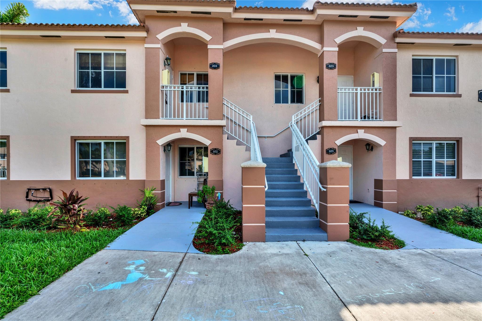 Photo 1 of home located at 2701 SE 12 PL 202, Homestead FL