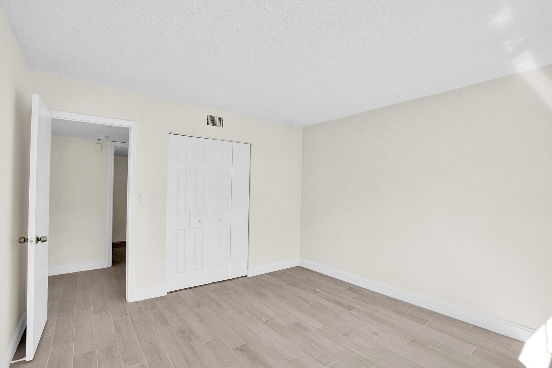 3115 Oakland Shores Dr E109
