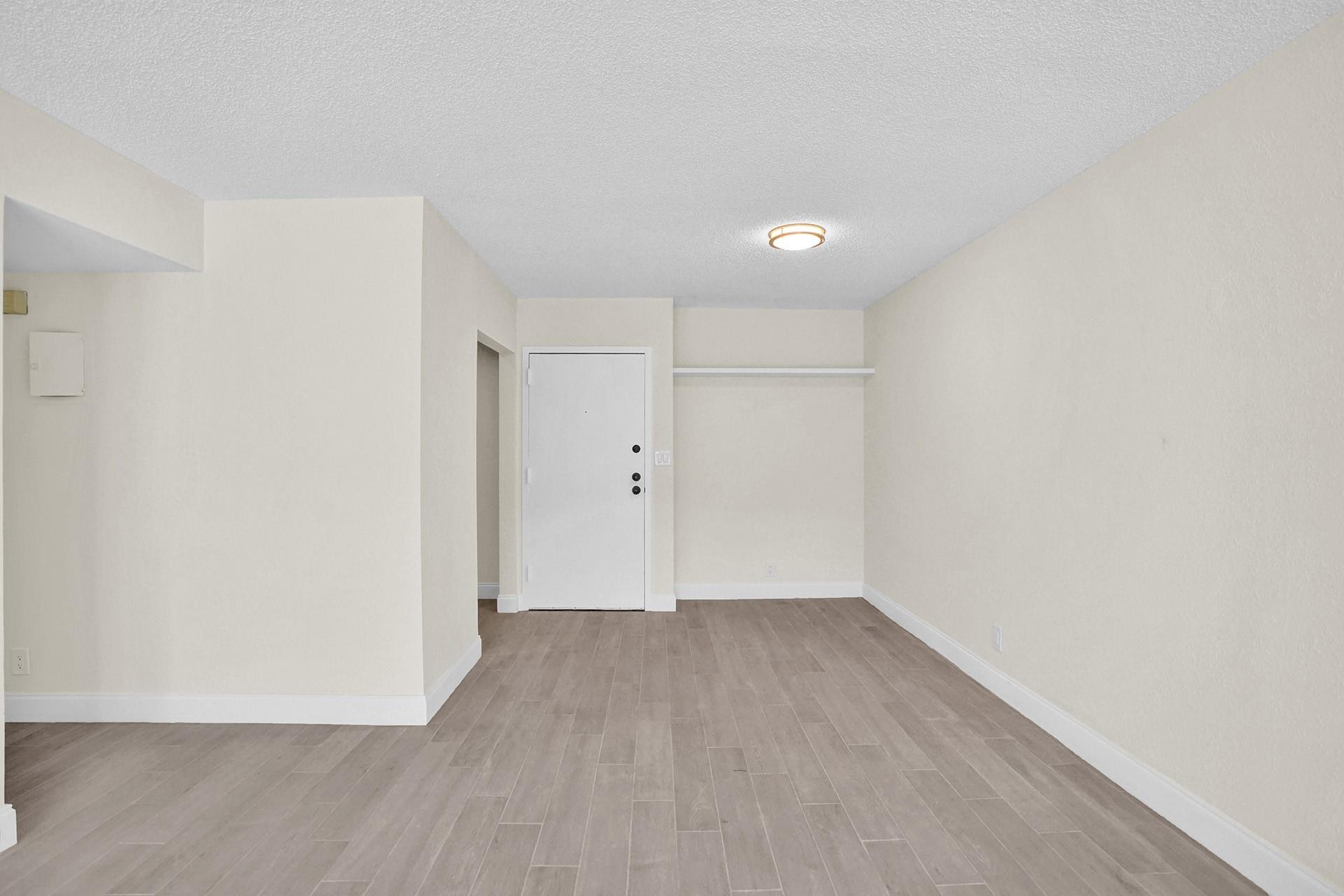 3115 Oakland Shores Dr E109