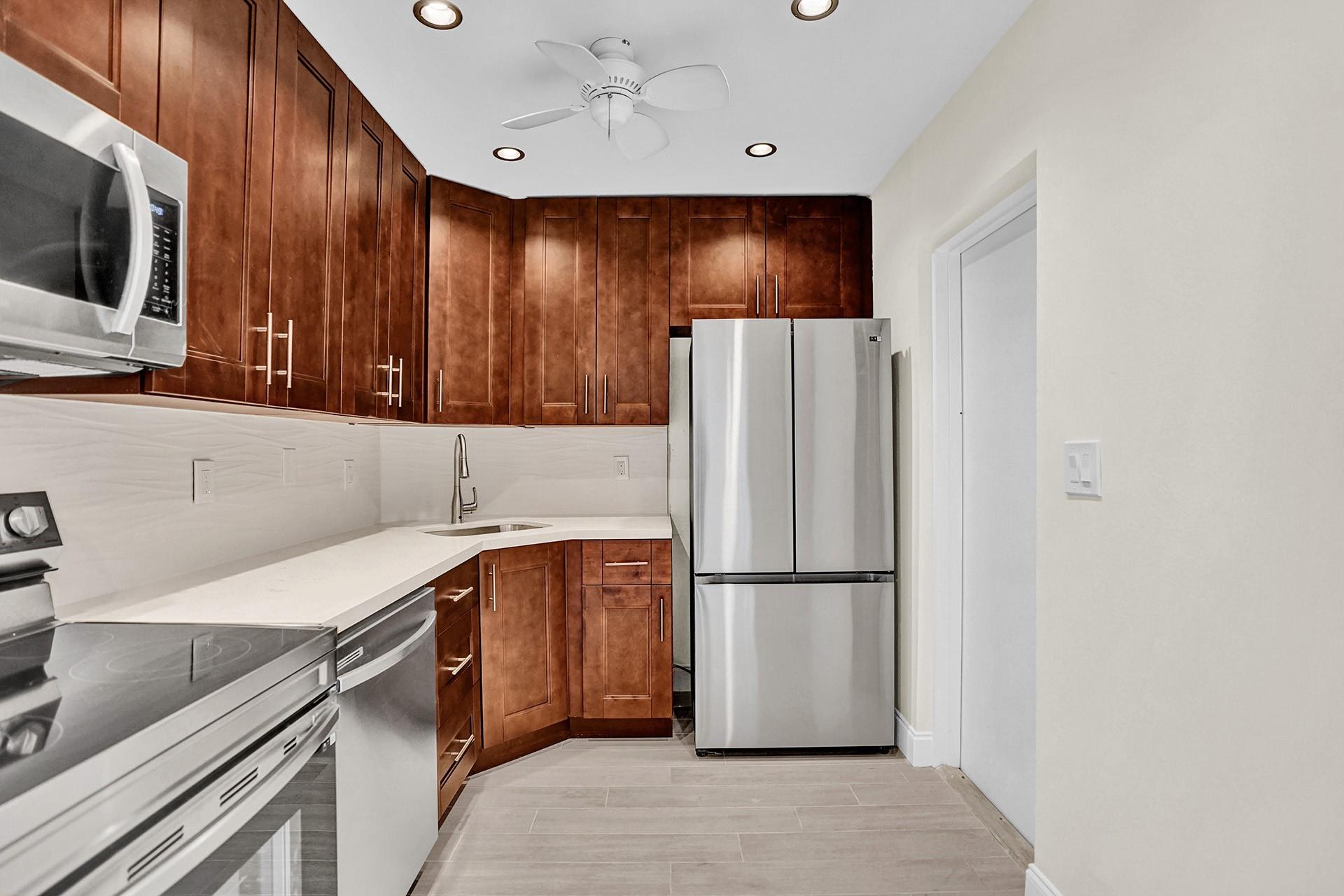 3115 Oakland Shores Dr E109