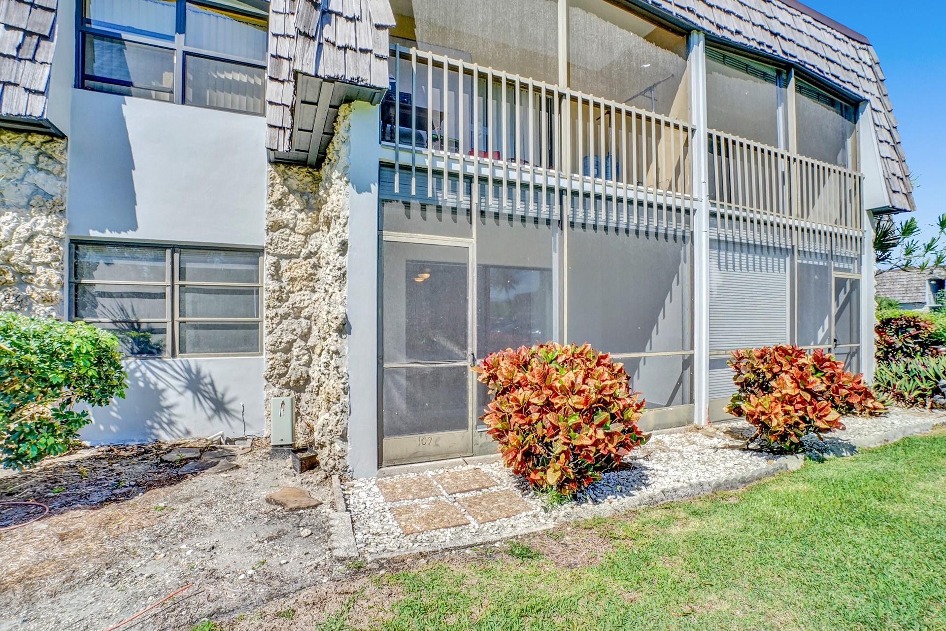 3115 Oakland Shores Dr E109
