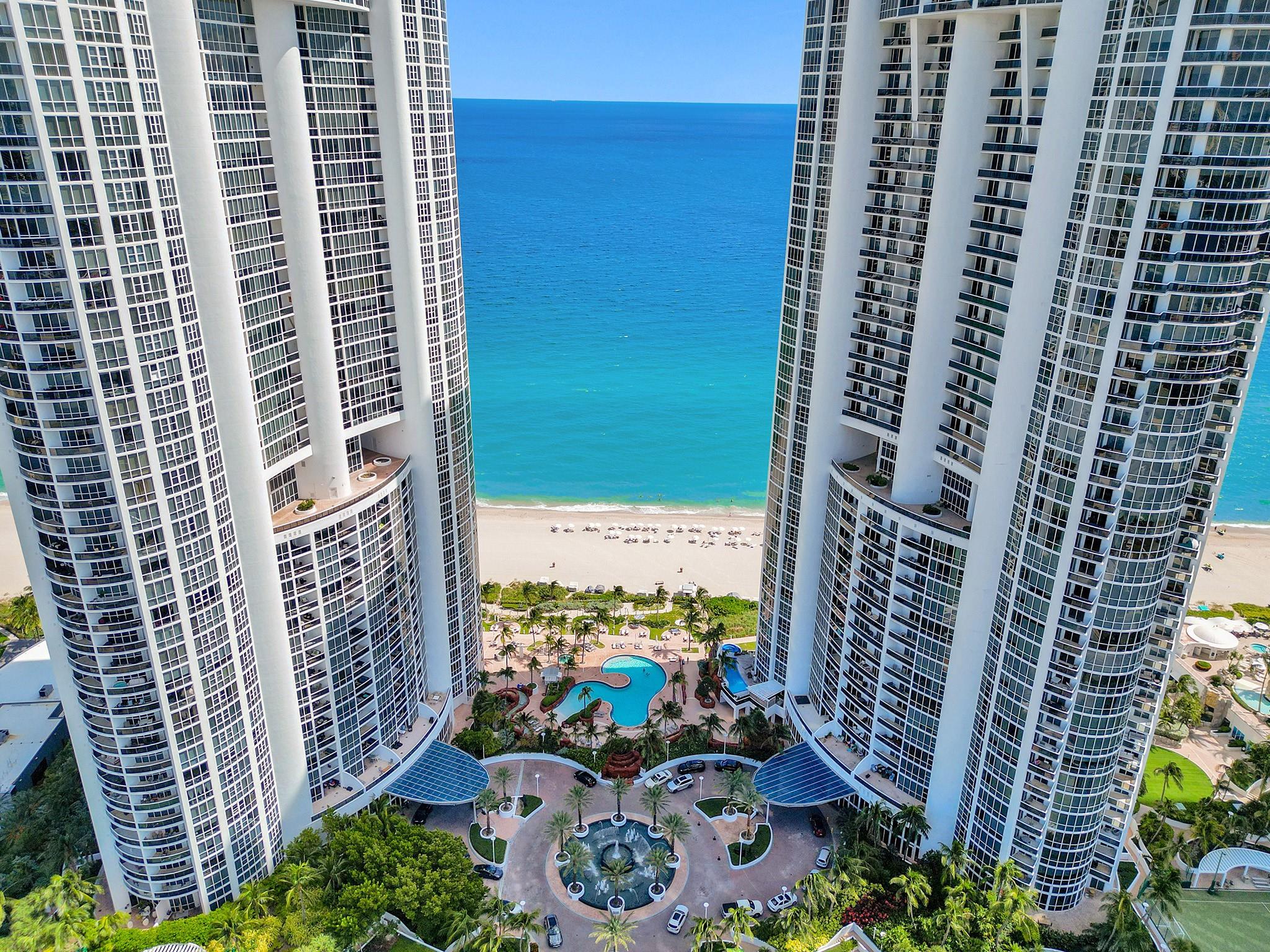 JUST SIT ON YOUR OPEN BALCONY AND ENJOY THIS GORGEOUS VIEW OF THE OCEAN AND THE CITY.  THIS CONDO FEATURE 3 BEDROOM AND 3 FULL BATHROOM.  THE 3RD BEDROOM HAS A MURPHY BED WITH BUILT-IN CABINET FOR MORE SPACE OR OFFICE.  THE UNIT IS BEING SOLD ALL FURNISHED IF YOU WANT, YOU JUST NEED YOUR TOOTHBRUSH.  LOTS OF AMENITIES AND ACTIVITIES.  VALET PARKING, GATED COMPLEX.