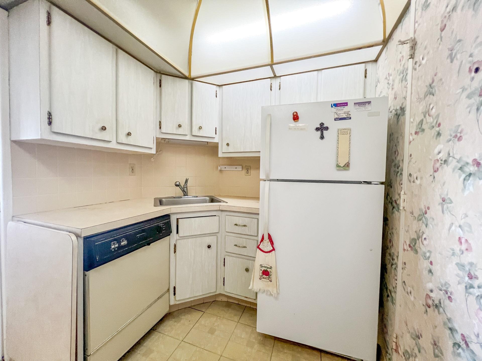 1831 NE 38 St 504