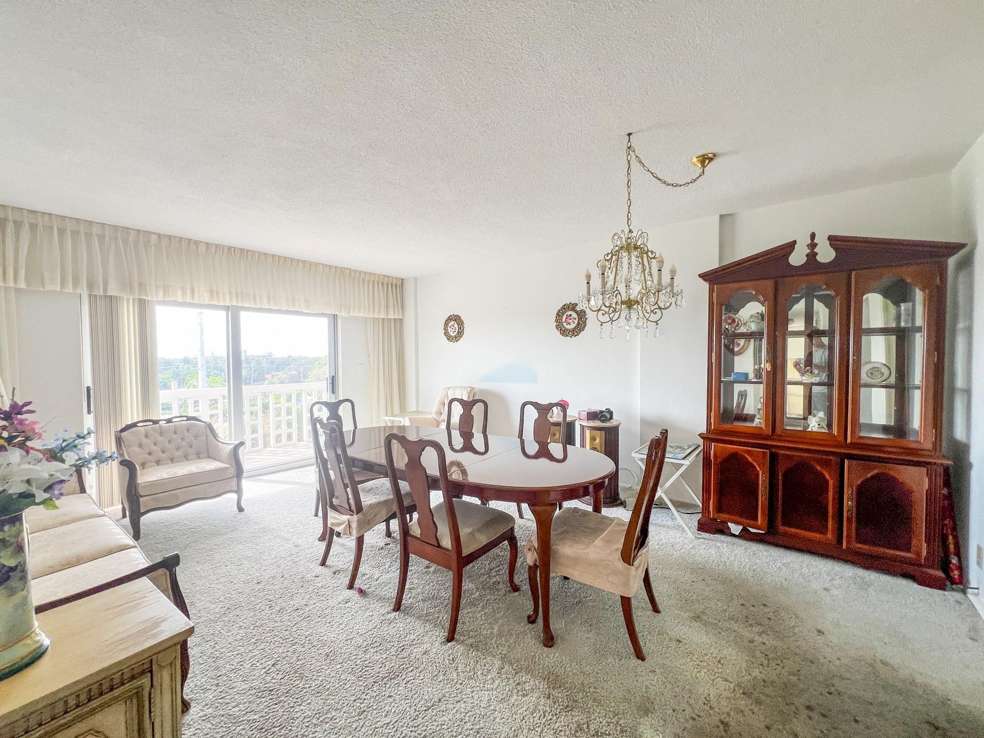 1831 NE 38 St 504