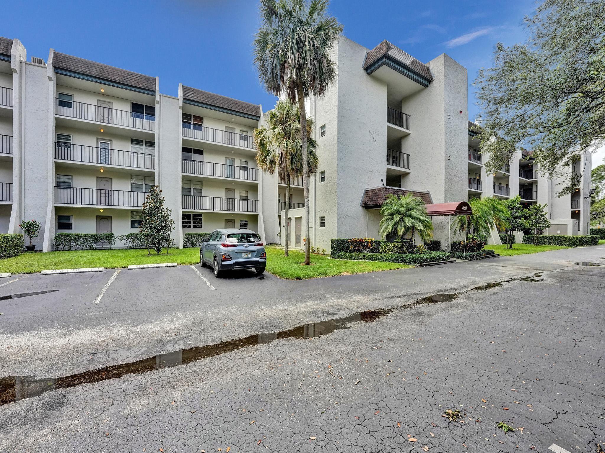 9430 Poinciana Pl #303, Davie FL 33324