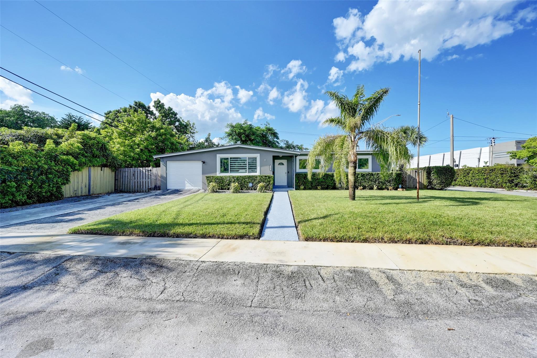 6801 NW 15 ST, Plantation, FL 