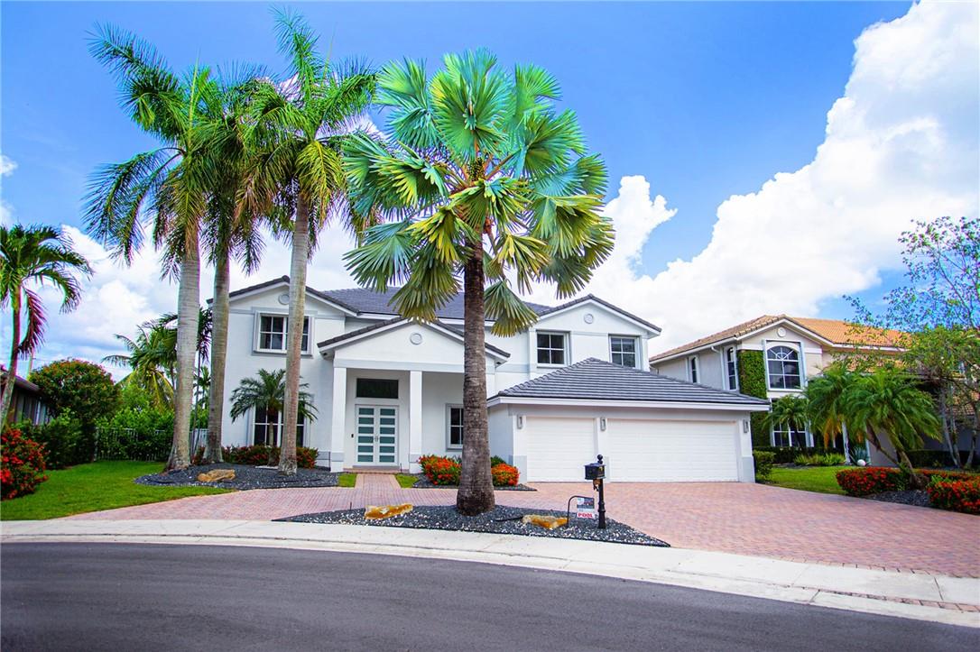 1702 Victoria Pointe Cir, Weston, FL 