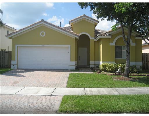 14316 SW 156 AVE, Kendall, FL 