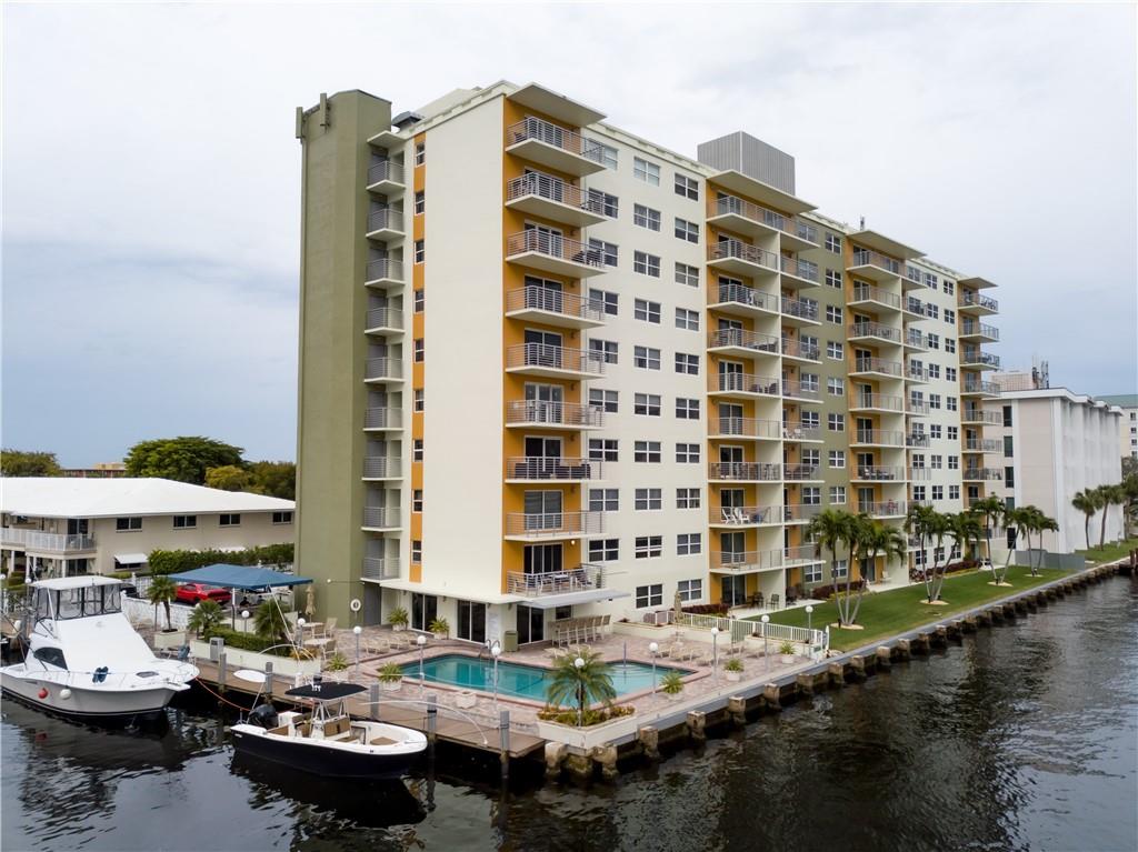 Opportunity, Magnificent intracoastal and ocean View from the balcony, kitchen, living room & bedroom. Totally renovated unit, Impact windows & sliding glass doors. Poolside BBQ, large heated pool, laundry on each floor, storage unit, gym, boat dock rental, security guard. New balconies, rails and exterior paint.