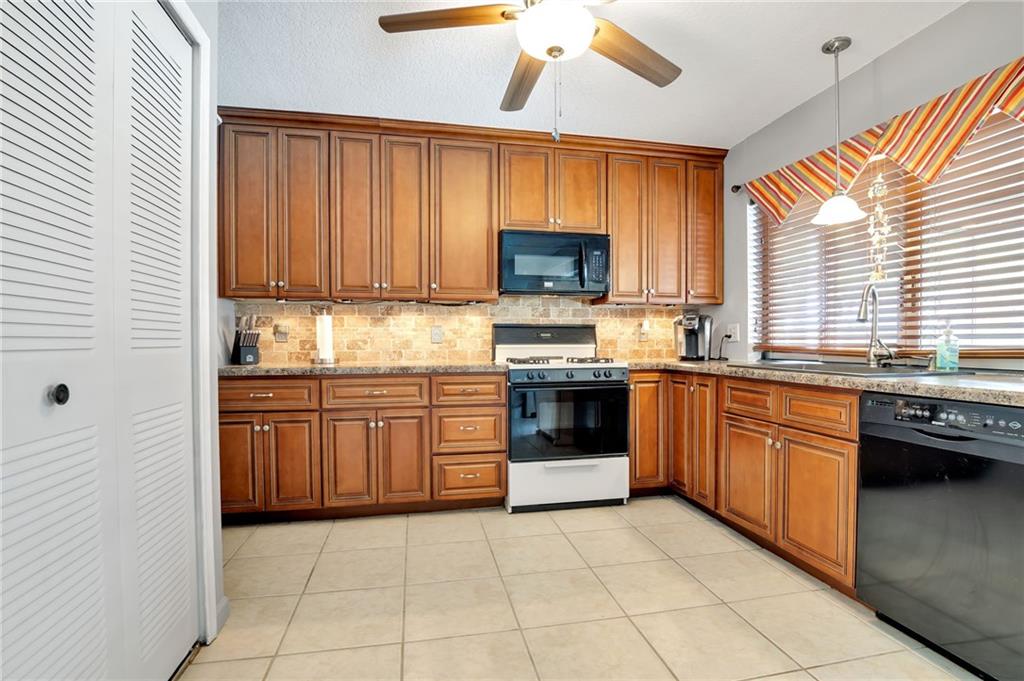 12041 NW 32nd Mnr