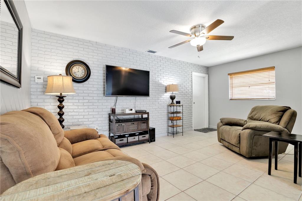 12041 NW 32nd Mnr