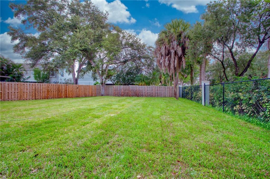 4806 Grapevine Way
