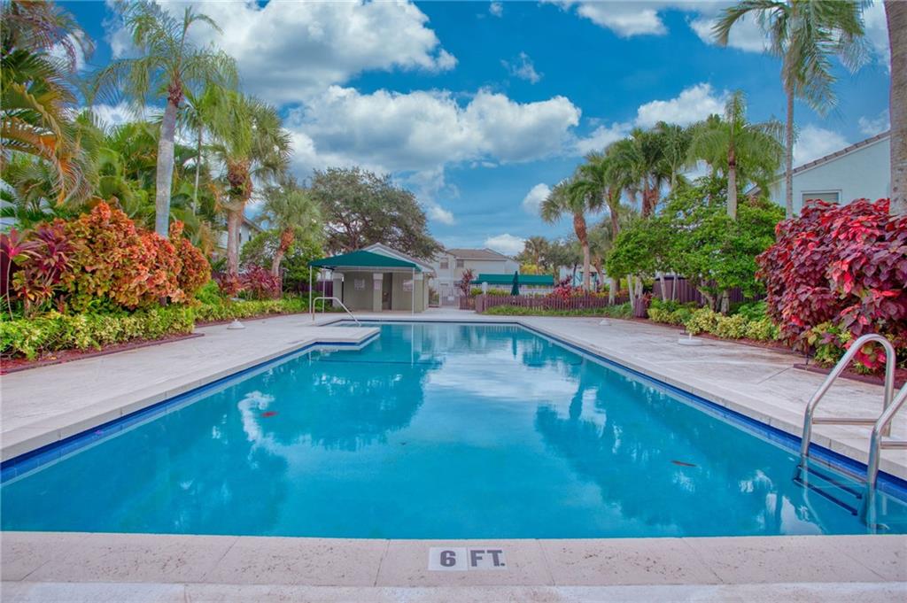 4806 Grapevine Way