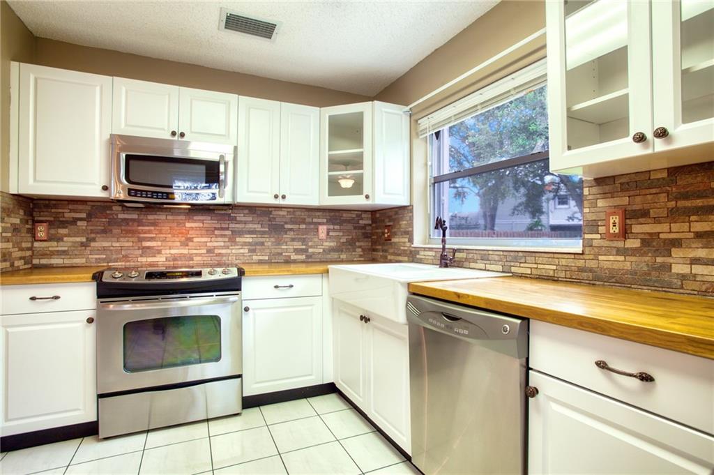 4806 Grapevine Way