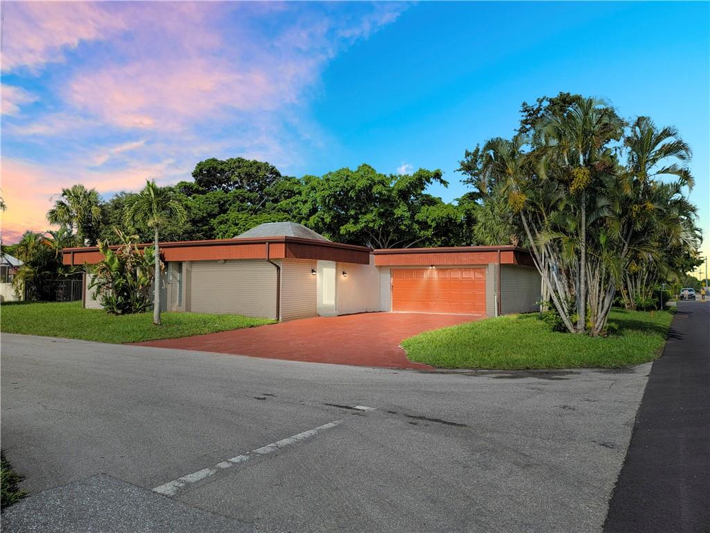 5509 Red Oak Cir, Tamarac, FL 33319