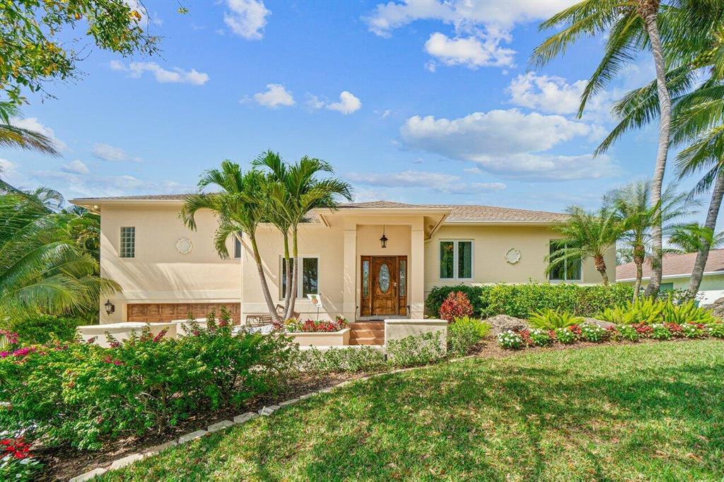 5 Oakwood Court, Boynton Beach, FL 33426