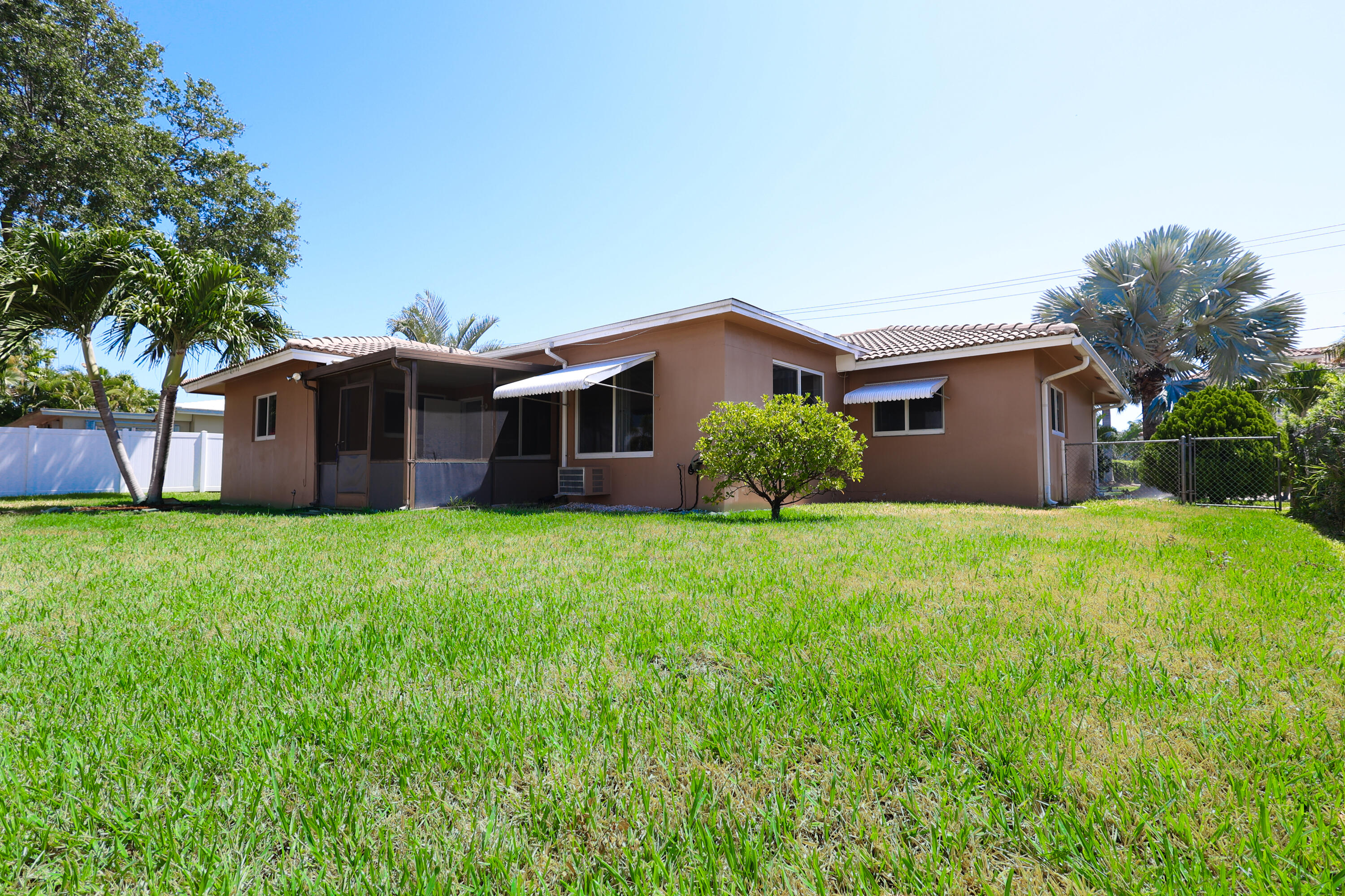 3363 NE 6th Drive, Boca Raton, FL 33431