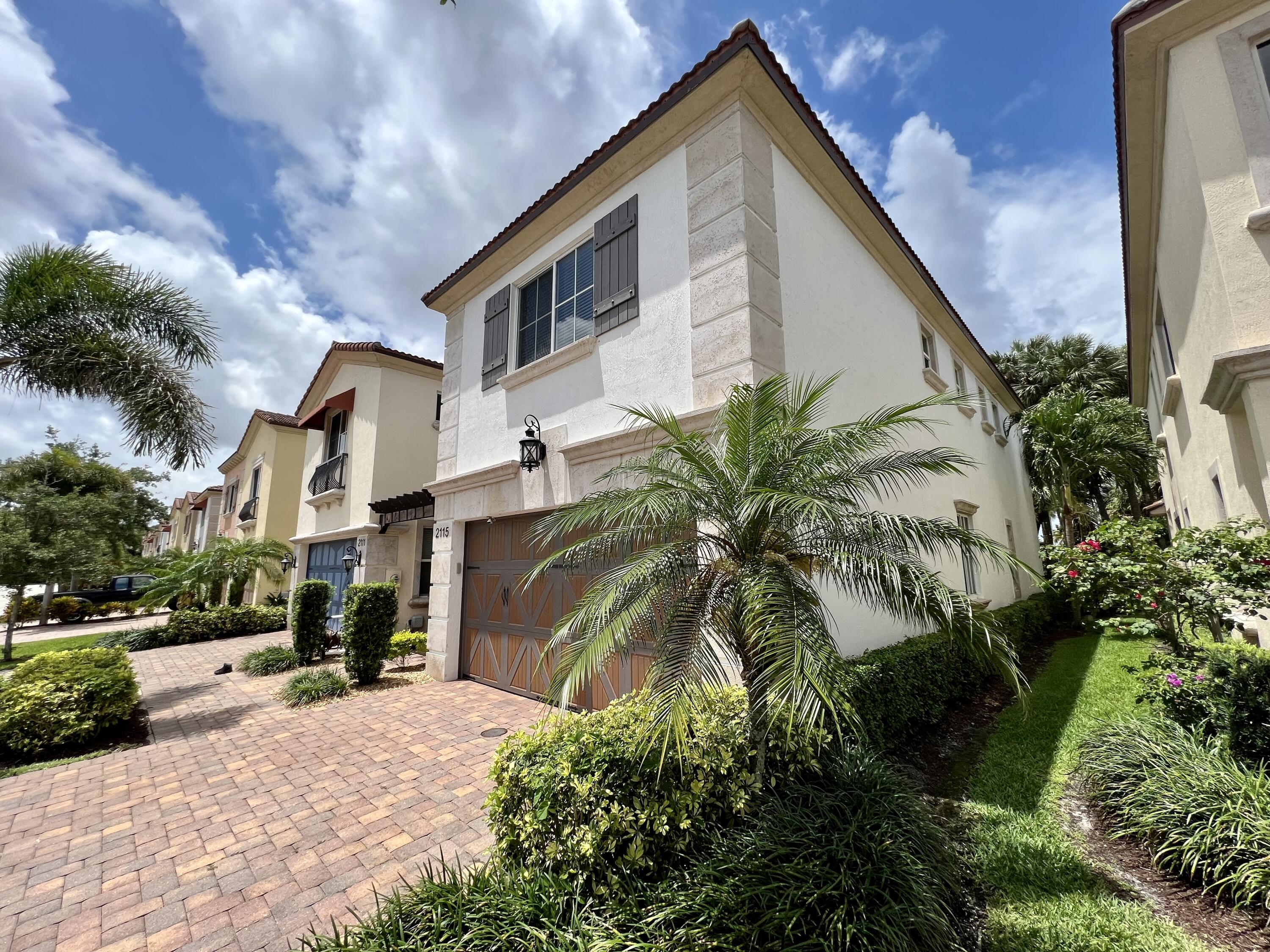 2115 Foxtail View Ct Court