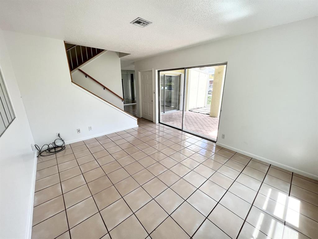 717 S Us Highway 1 901