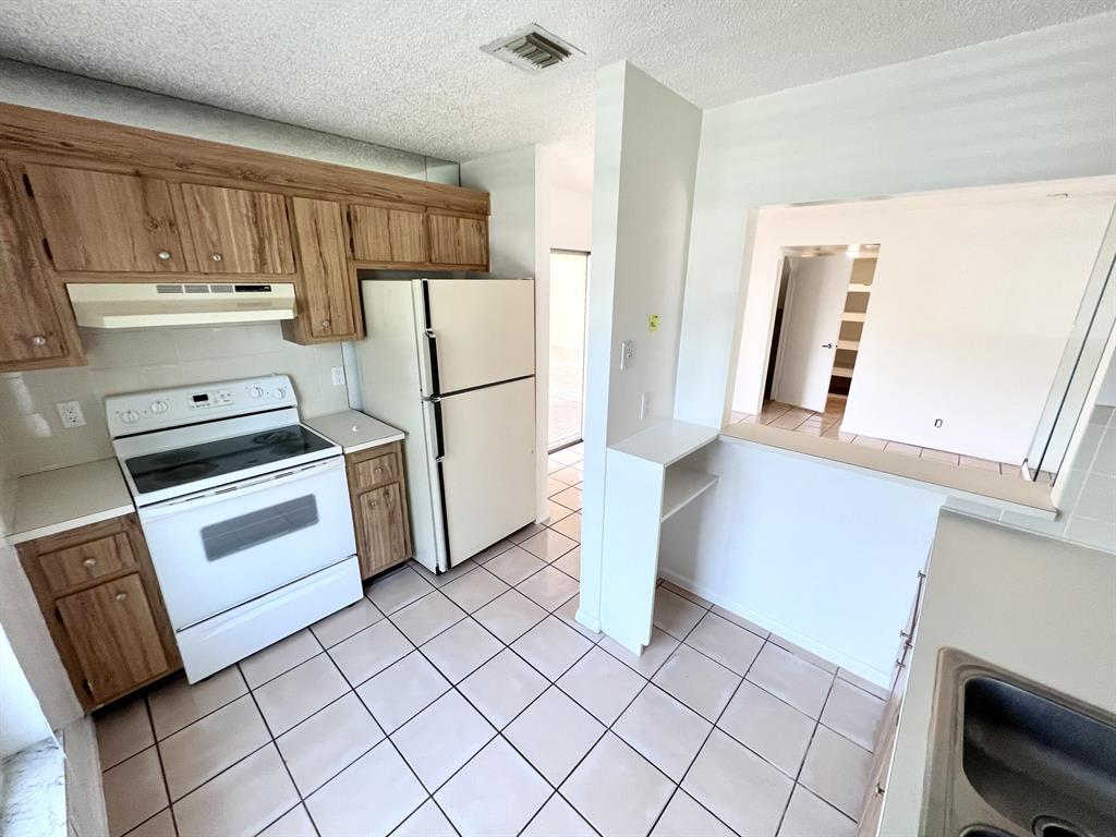 717 S Us Highway 1 901