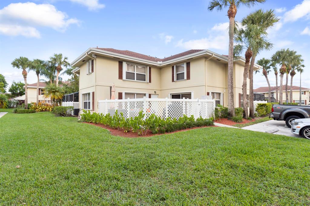 18 Amherst Court D, Royal Palm Beach, FL 