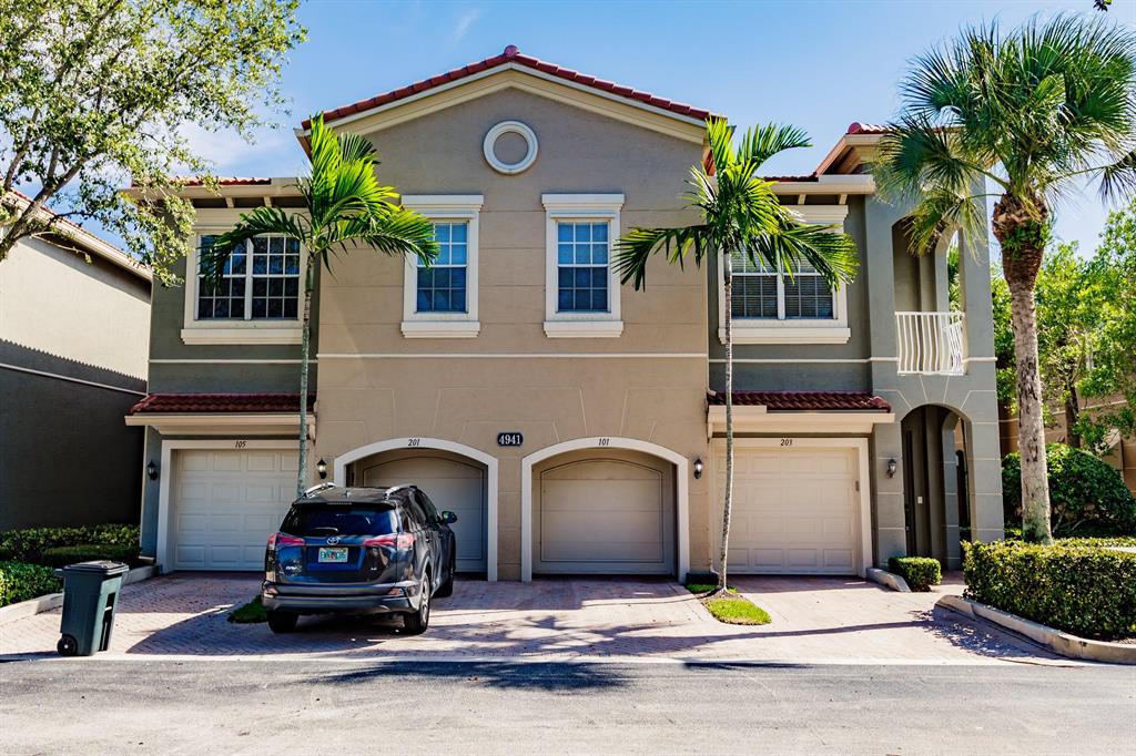 Excellent opportunity! This 2 bedroom, 2 bath corner unit is located in the gated community of Legends at The Gardens. Situated in the heart of both Palm Beach Gardens and Jupiter, there isn't a better location. With close proximity to Alton, Downtown Abacoa and minutes to June Beach.  This unit is priced for a quick sale and has so much potential with lake views from each bedroom, a full car garage and new roof. Condo fees include gated entry, water, sewer, cable, building insurance, landscaping, & community pool.