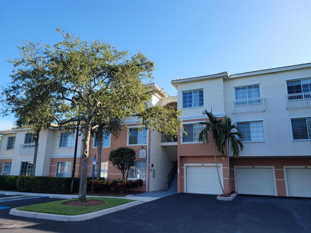 Rare Opportunity for a fully furnished turnkey home in Palm Beach Gardens.   This first floor unit has a peaceful preserve view and features new carpet, paint and furniture.  This gated neighborhood is less than 5 minutes to shops and restaurants. Fiore's resort style community has just about everything. It includes a  clubhouse, gym, community pool, outdoor grill, putting green, sand volleyball court and playground. You have easy access to I-95 and it is only a 10 minute  drive to the beach! This lovely home would also be a  perfect vacation or seasonal retreat. Just bring your toothbrush!