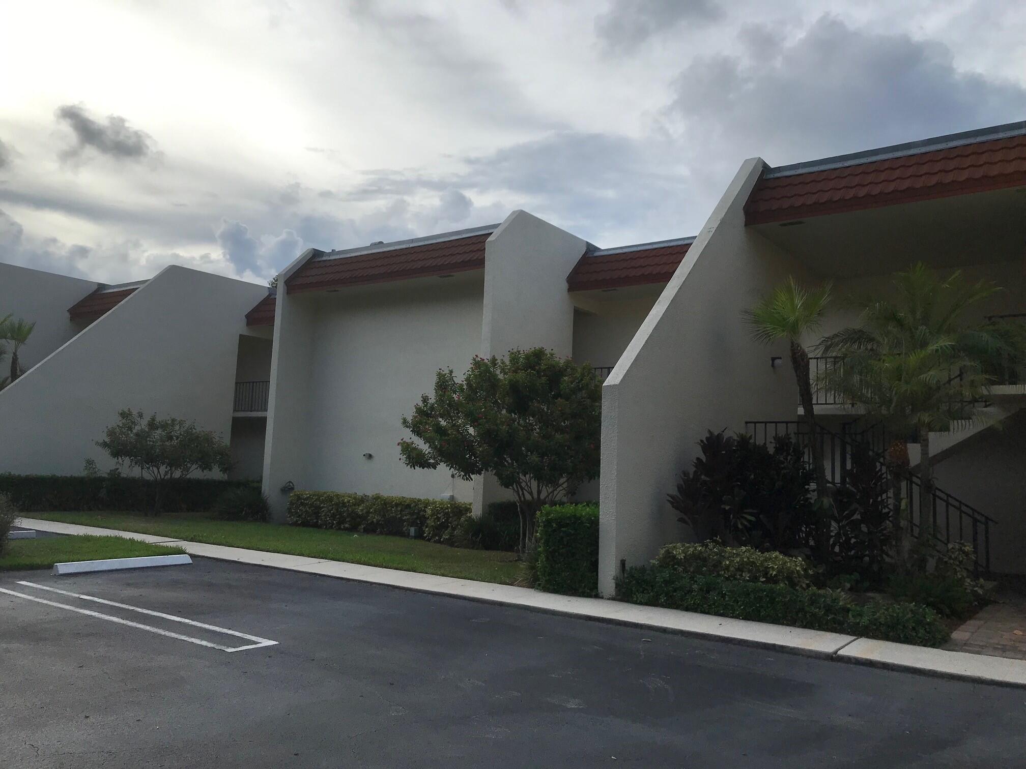 1723 Consulate Place 202, West Palm Beach, FL 33401