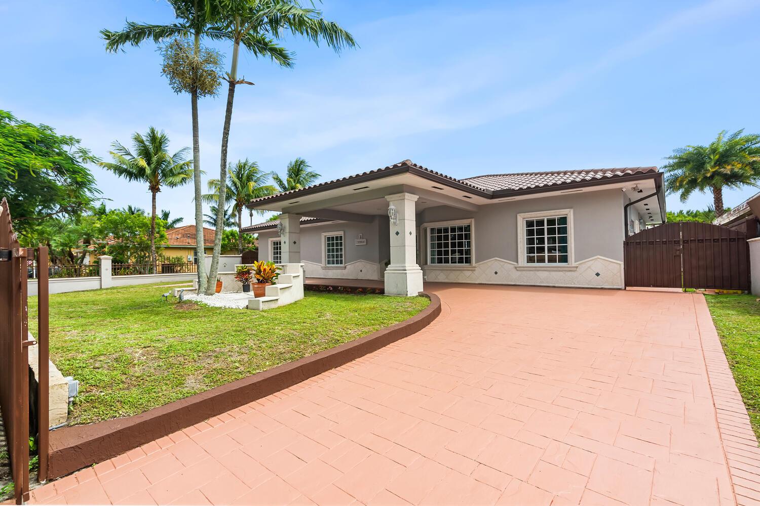 10050 NW 27th Street, Doral, FL 33172