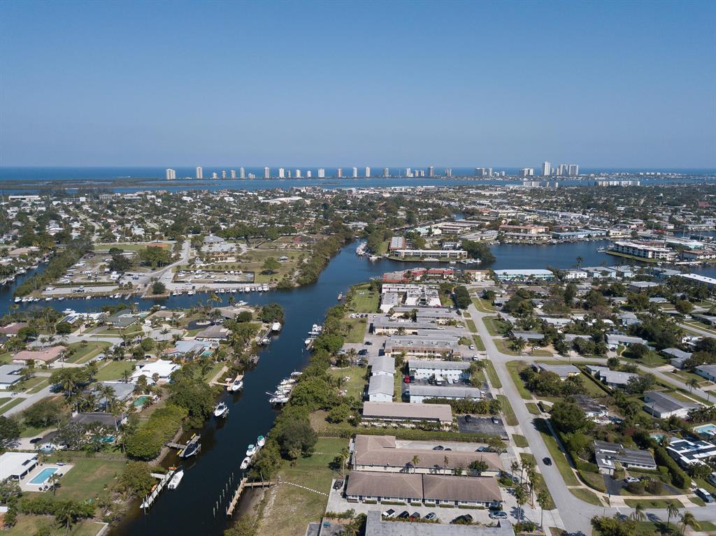 The Village of North Palm Beach features several beautiful parks, such as Anchorage Park, with playgrounds, docks, volleyball courts, tennis courts, and even a dog park. The Village is also home for the North Palm Beach Country Club, featuring an Olympic swimming pool, A Jack Nicklaus Signature Golf Course, and a full featured Tennis Facility with Har-Tru courts. Community boat slips (up to 30' boat) available for rent from the Condo Assoc. for a monthly fee $175/mo. (includes water, electric, and new dock box) & NO WAITING LIST FOR DOCK SPACE!