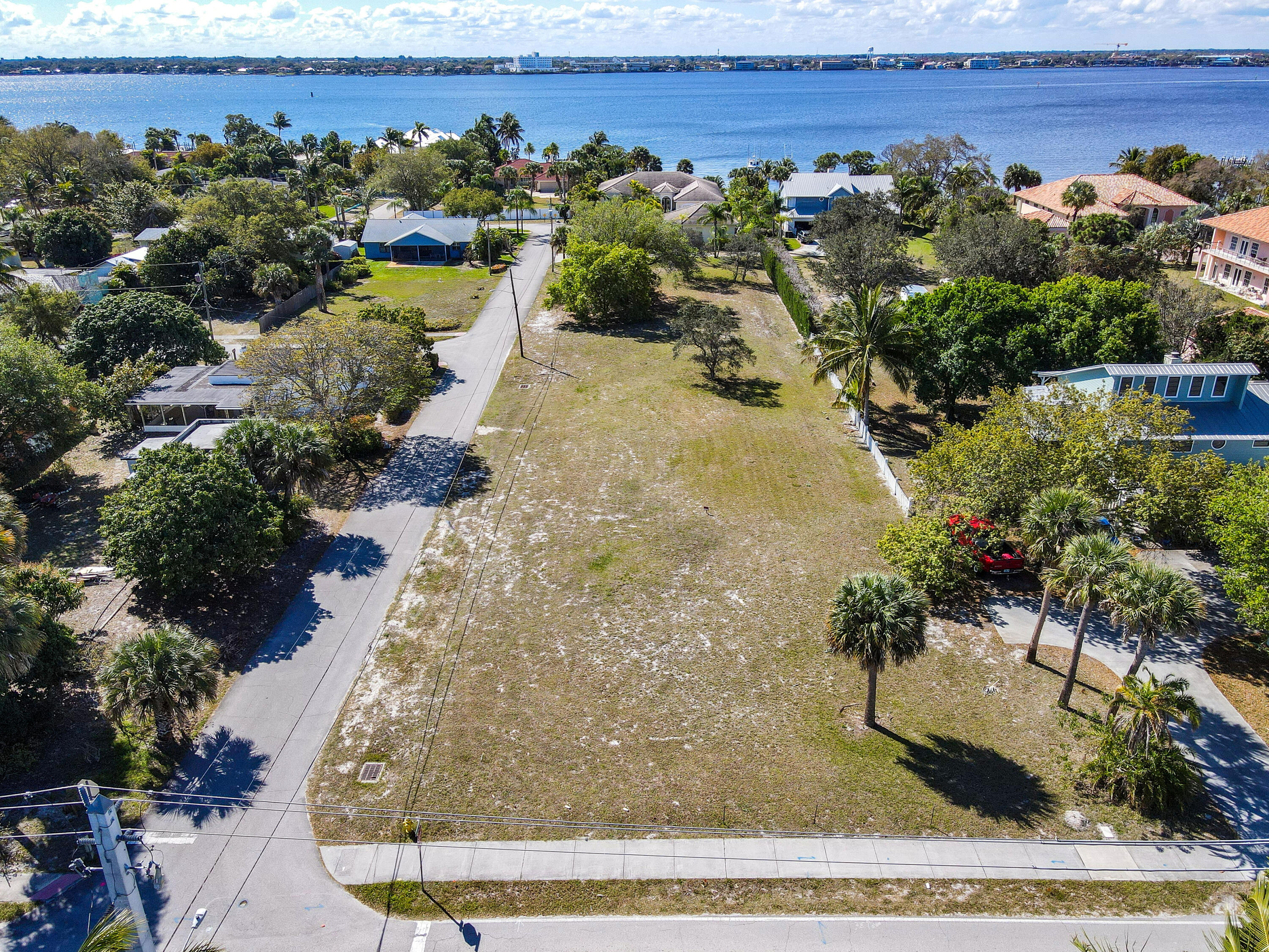 906 NE Sumner Avenue