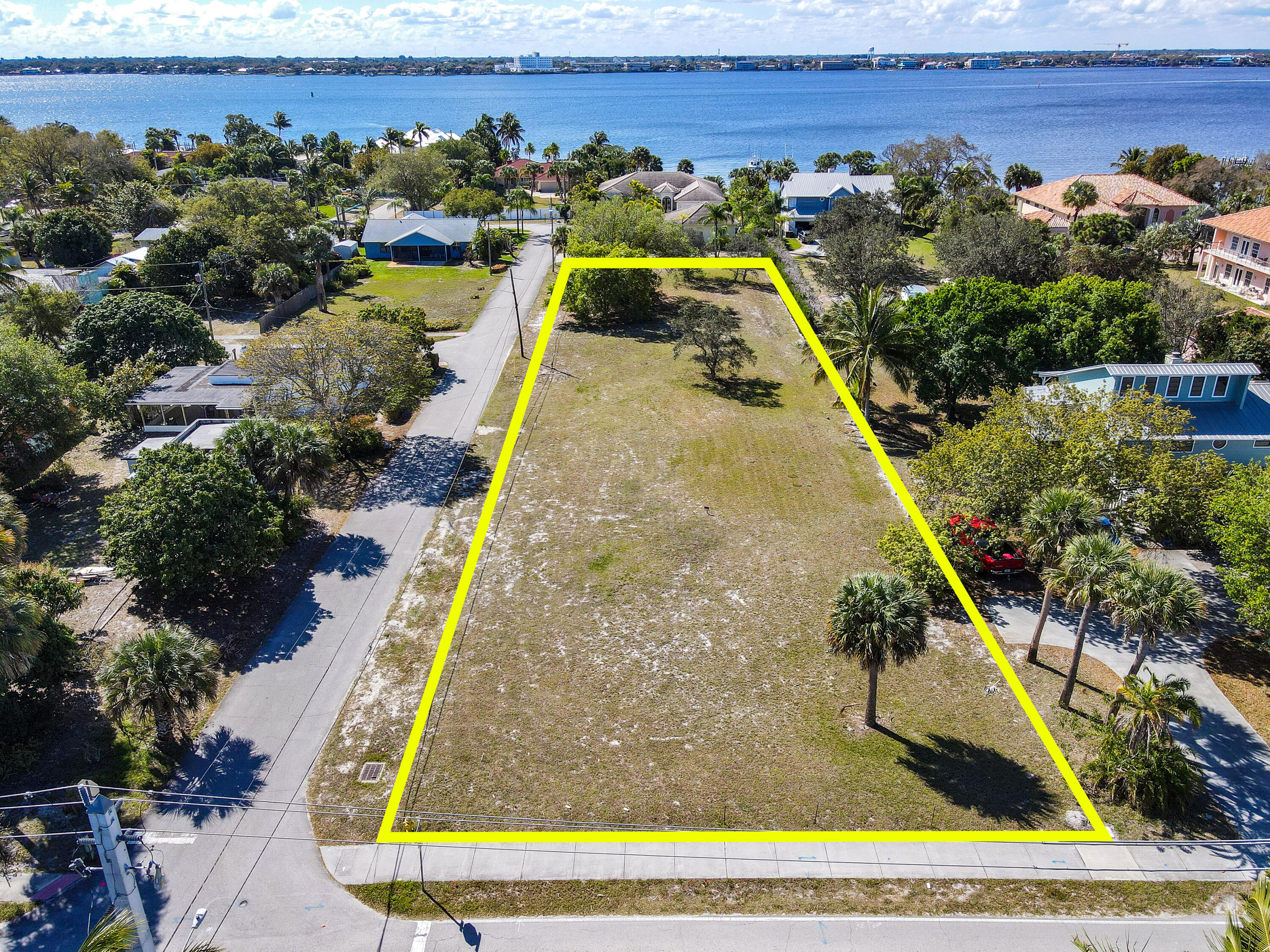 906 NE Sumner Avenue