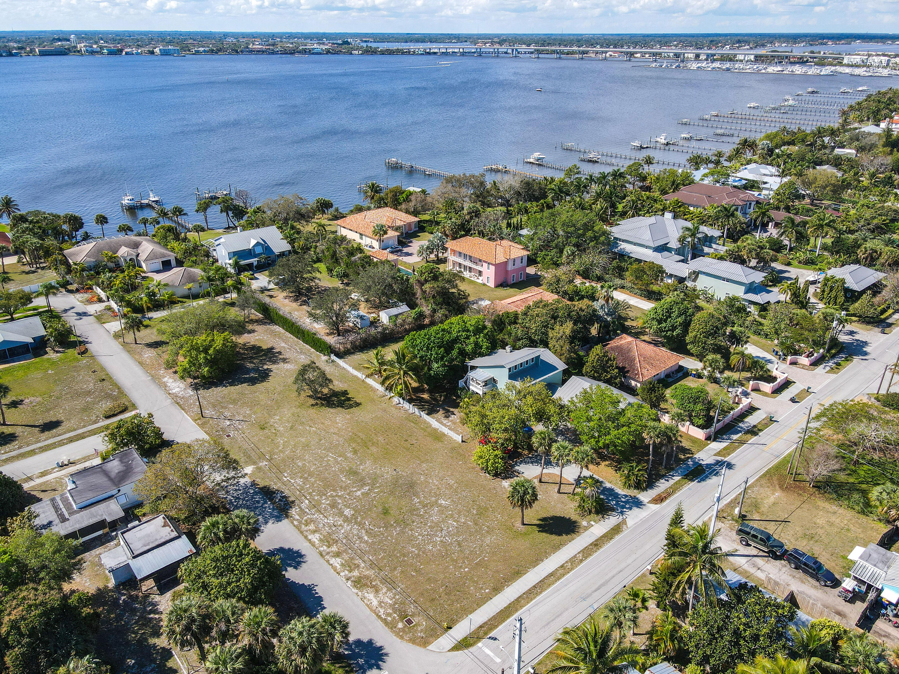 906 NE Sumner Avenue