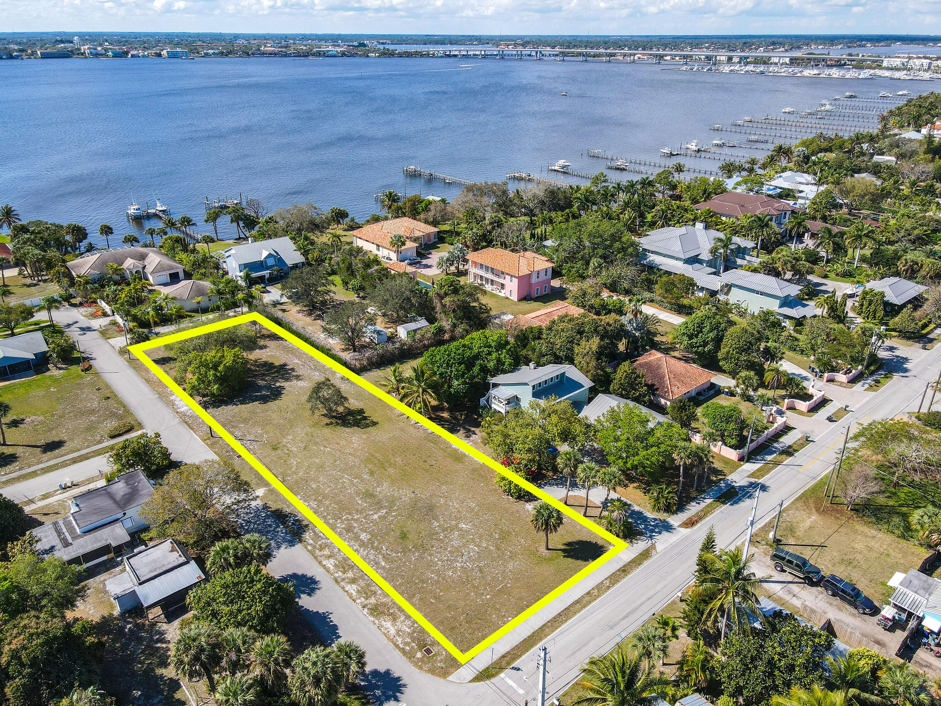 906 NE Sumner Avenue