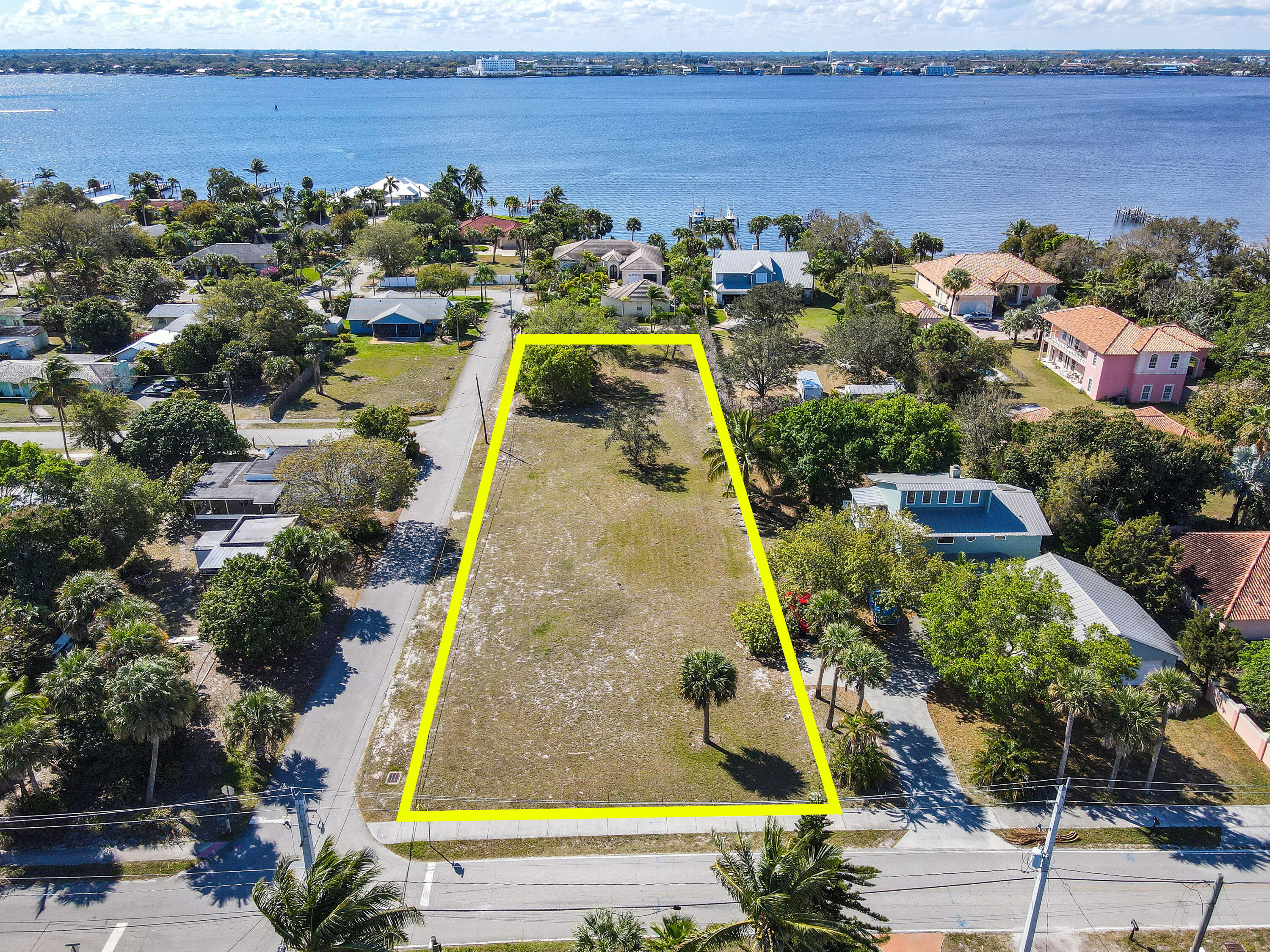 906 NE Sumner Avenue