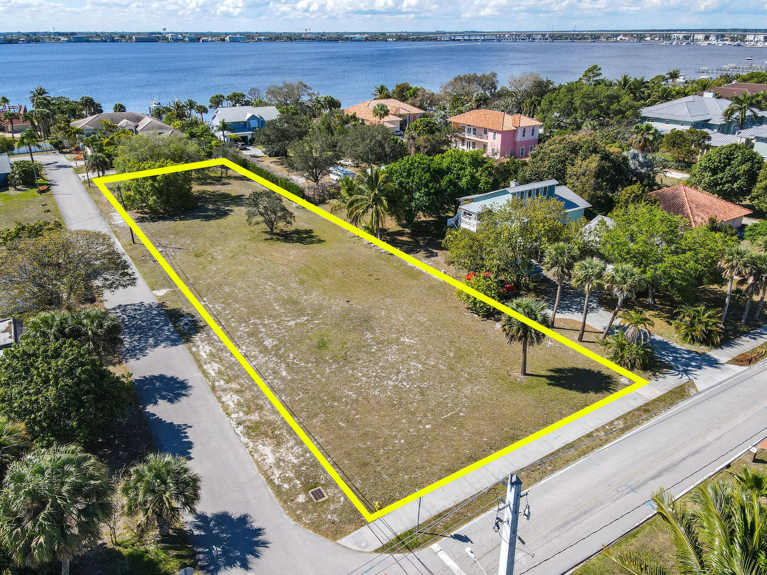 906 NE Sumner Avenue