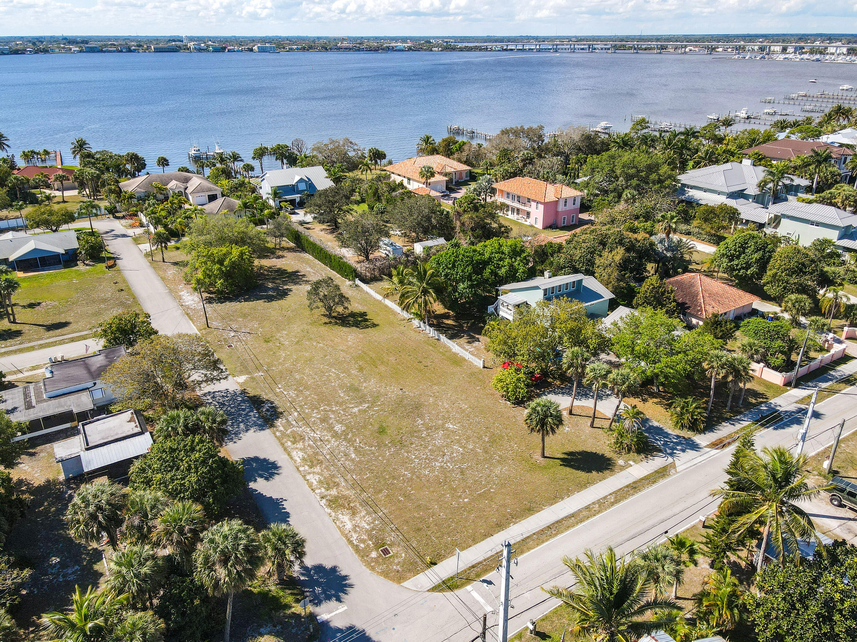 906 NE Sumner Avenue