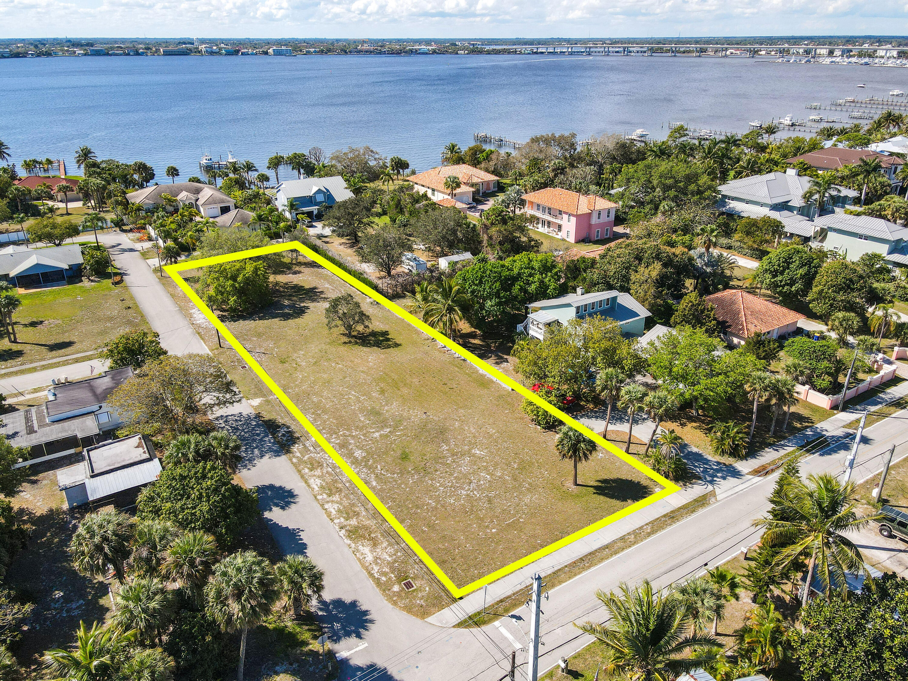 906 NE Sumner Avenue