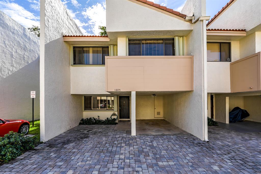1605 Cypress Pointe Drive N, Coral Springs, FL 33071