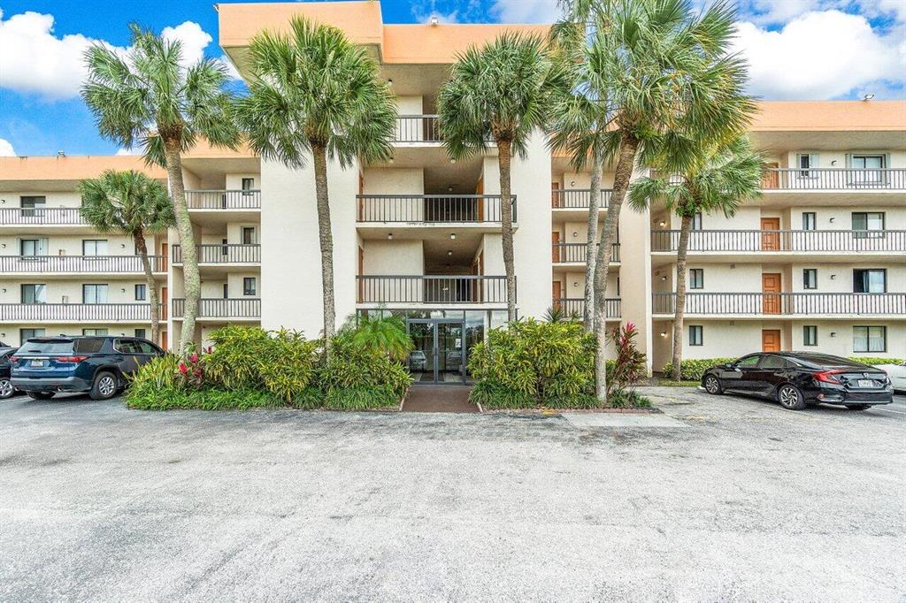 Stunning 2br/2 full bath pet friendly and Investor friendly condo that was fully renovated in 2015 with large screened balcony overlooking the pool area. Gorgeous tile throughout, renovated kitchen with granite counter-tops and stainless steel appliances! Both bathrooms are newer, and the master shower was redone 11/2022. Full size washer/dryer in the unit! Water heater was replaced within the past 2 years. All ages. Close to I-95, gorgeous beaches, Costco, great dining, and shops. Perfect for primary home, 2nd home, or as an investment property. No waiting period for rentals.