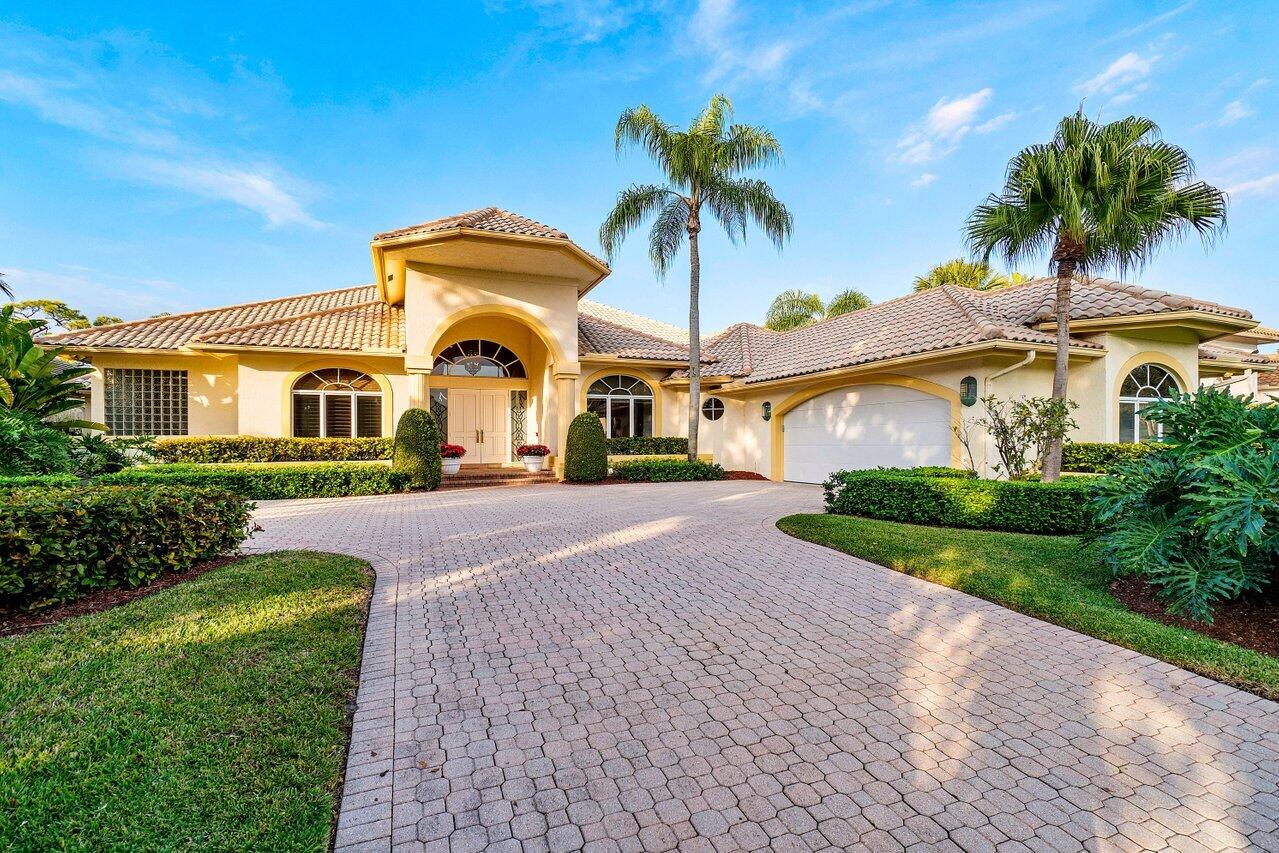 Custom 3 bd/ 5ba estate pool home with beautiful golf course views in the exclusive Frenchmans Creek Beach & Country Club. The primary suite offers two separate baths with spacious bonus room. Both guest suites offer ensuite baths. Additional features include oversized screened lanai, office, bonus room , wet bar, heated pool/spa and much more. Call for your private tour today!