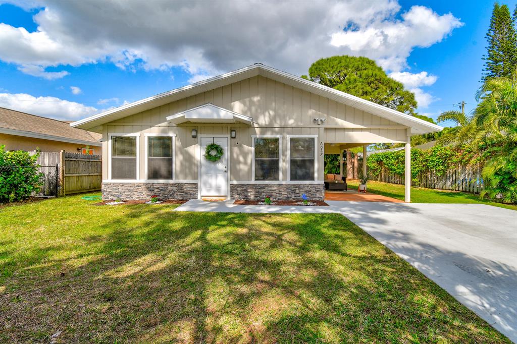 Welcome to Paradise! Recently UPDATED 2 bedrooms 2 bathroom home with a large fenced yard with a CARPORT and NO HOA fees! This beautiful renovated home is conveniently located in the sought after community of The Heights of Jupiter, . This IMPECCABLE find has NEWER white kitchen cabinets with Quartz countertops/NEWER STAINLESS STEEL appliances 21/22  All NEW bathrooms 2021 , NEW AC 2018, NEW ENERGY EFFICIENT LED lights, freshly painted inside and outside, big lot with space for a POOL, RV/BOAT. The spacious PARKING AREA allows 5 vehicles. The Master bedroom comes with walk-in closet and a gorgeous master bathroom ensuite. Close to Alton shopping/restaurants, I95 highway, ABACOA GOLF Course, and only 10 minutes away from the beach. The West Palm International Airport is 20 mins away