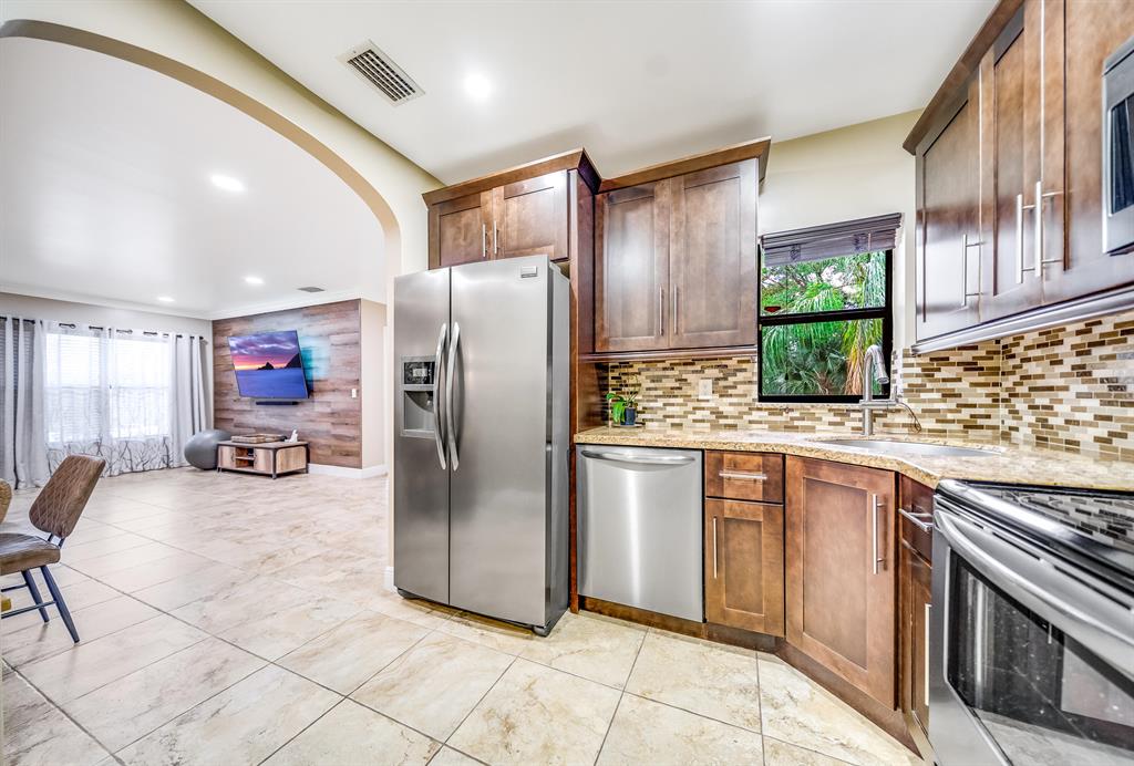 2972 Carambola Circle S 2047, Coconut Creek, FL 33066
